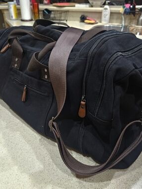 LARGE DUFFLE BAG, Black SUCIPI Duffle Bag, Carry On Duffle Bag